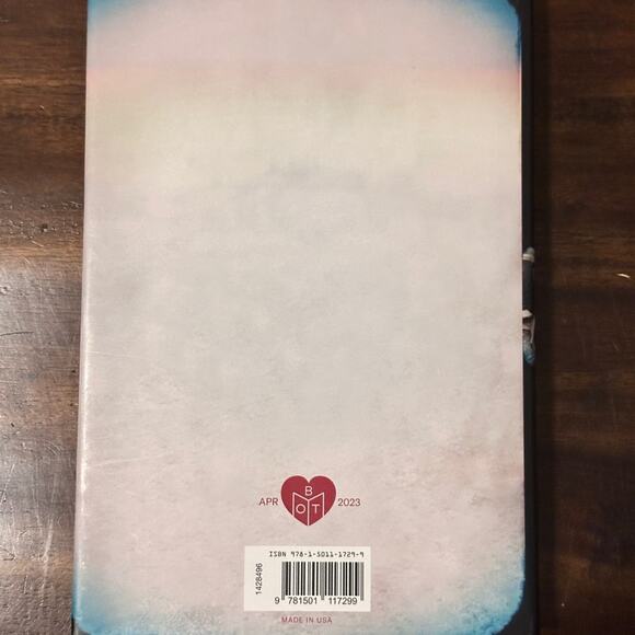 Book: Hang the Moon by Jeannette Walls - Picture 2 of 4